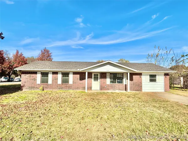 1103 E Kaniatobe Lane, Stigler, OK 74462