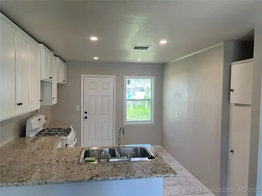 727 E 33rd Street N, Tulsa, OK 74106 - Image #2