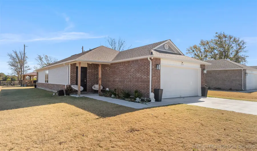 716 N Redbud Avenue, Beggs, OK 74421 - Image #2