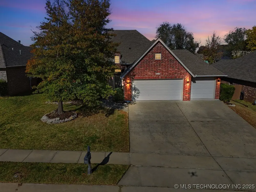 2712 W Natchez Street, Broken Arrow, OK 74011 - Image #1