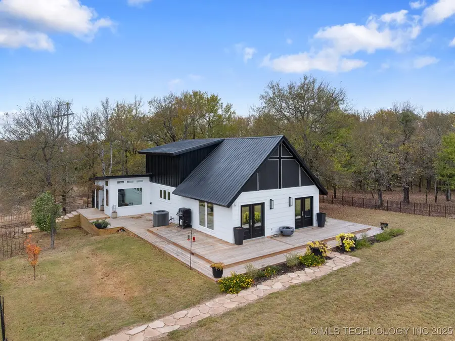 955 N 4250 Road, Hugo, OK 74743 - Image #2