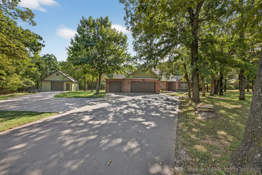 4992 E Cedar Ridge Road, Claremore, OK 74019 - Image #3