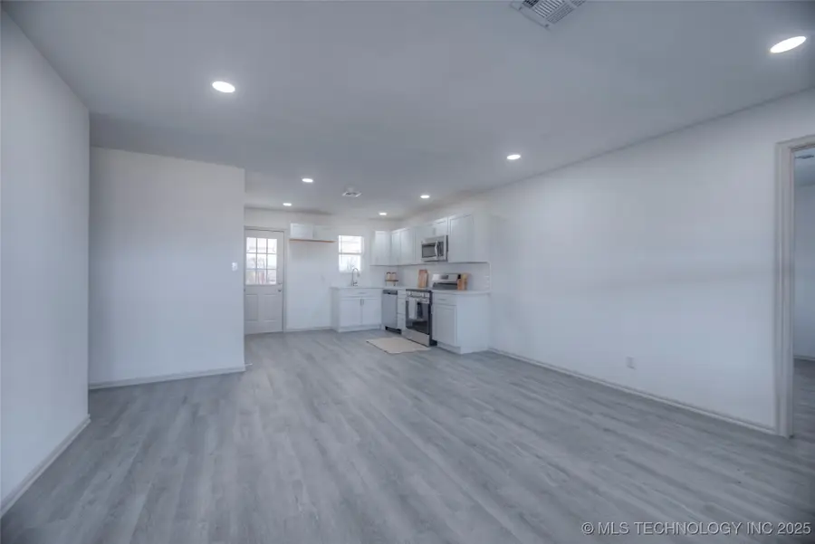 2920 E 201st Street S, Mounds, OK 74047 - Image #2