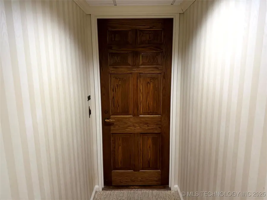 2121 S Yorktown Avenue #302, Tulsa, OK 74114 - Image #2