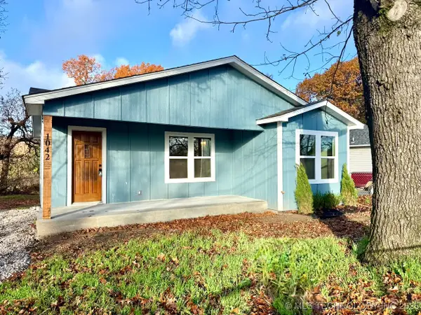 1042 N Valley Drive, Sand Springs, OK 74063