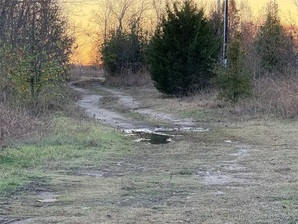 15697 N Choctaw Street, Skiatook, OK 74070