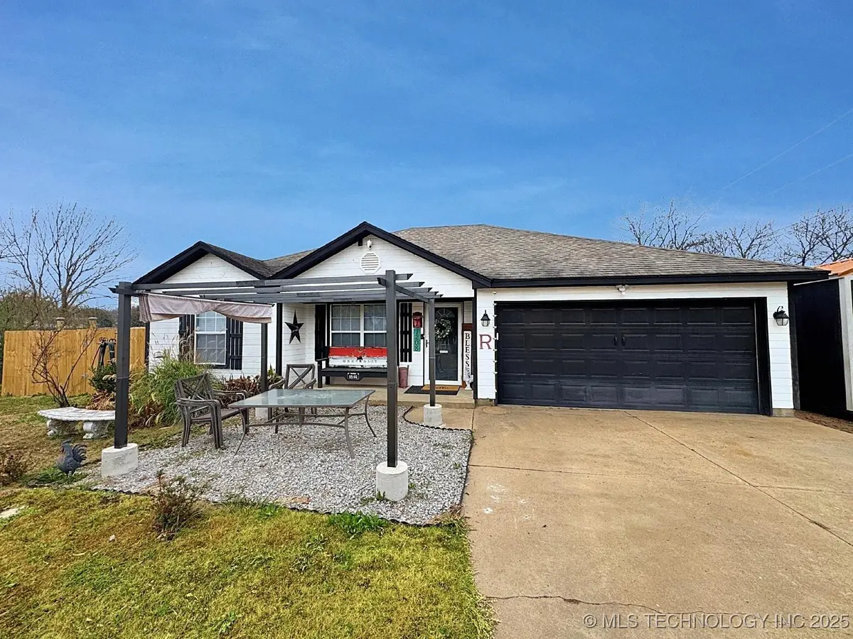 1208 S Polk Avenue, Wagoner, OK 74467 - Image #1