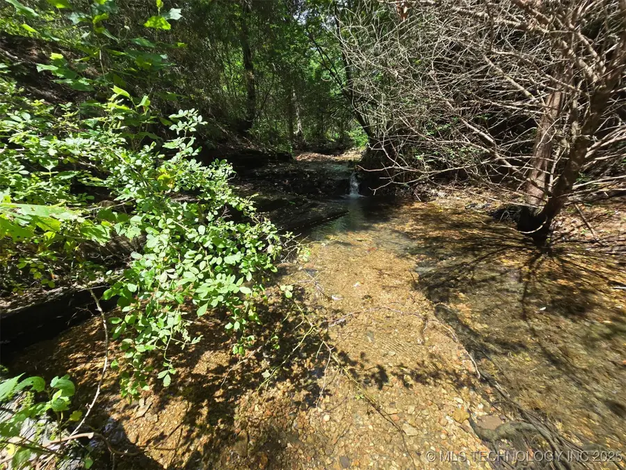 27800 E Valley Lane, Proctor, OK 74457 - Image #2