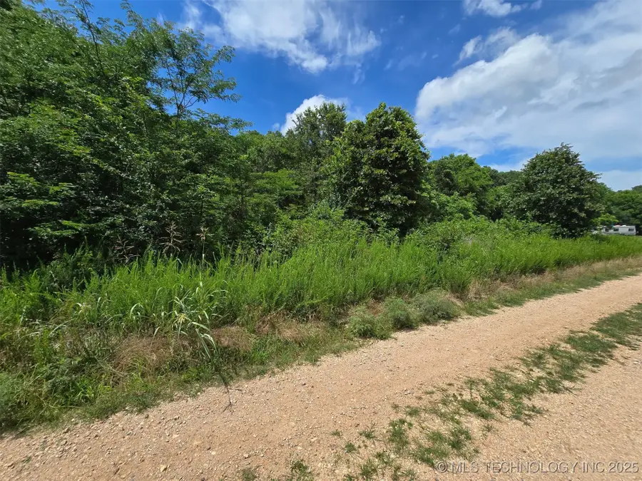 27800 E Valley Lane, Proctor, OK 74457 - Image #3