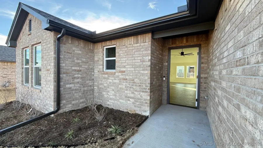 15024 S Poplar Street, Glenpool, OK 74033 - Image #2