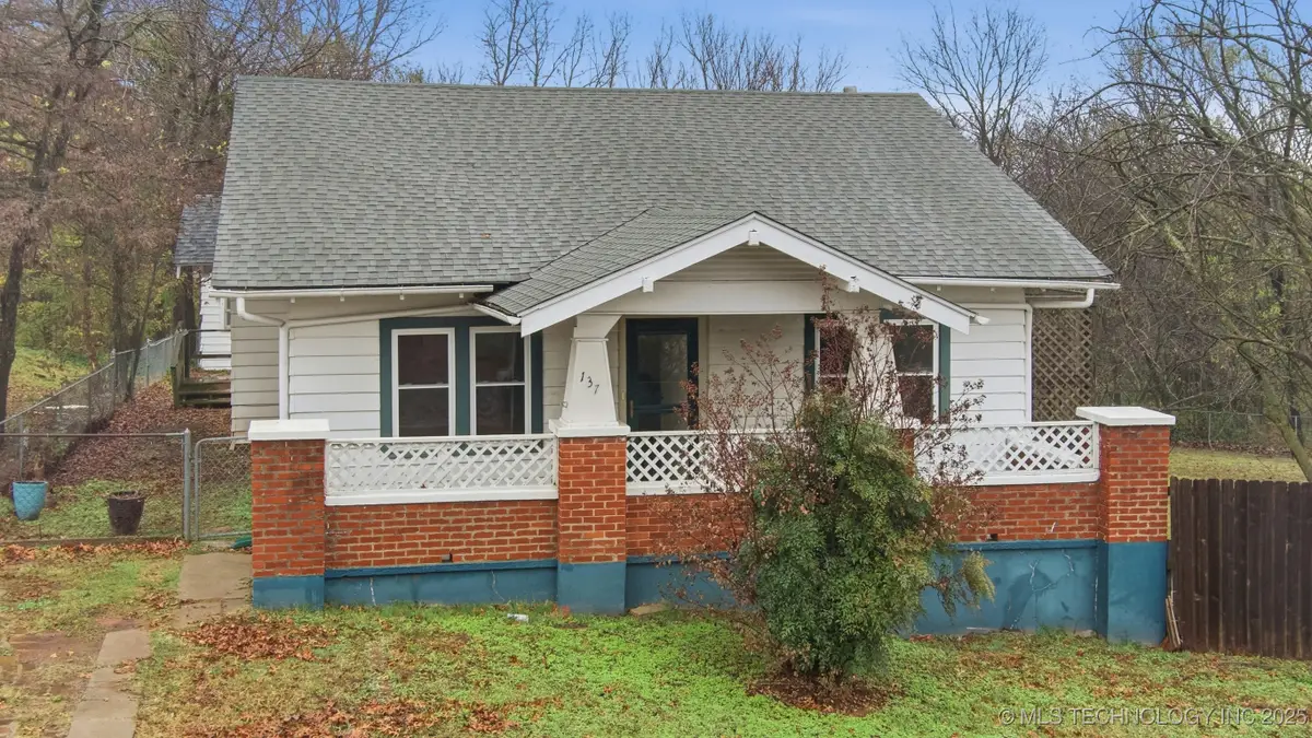 137 E 11th Avenue, Bristow, OK 74010 - Image #1