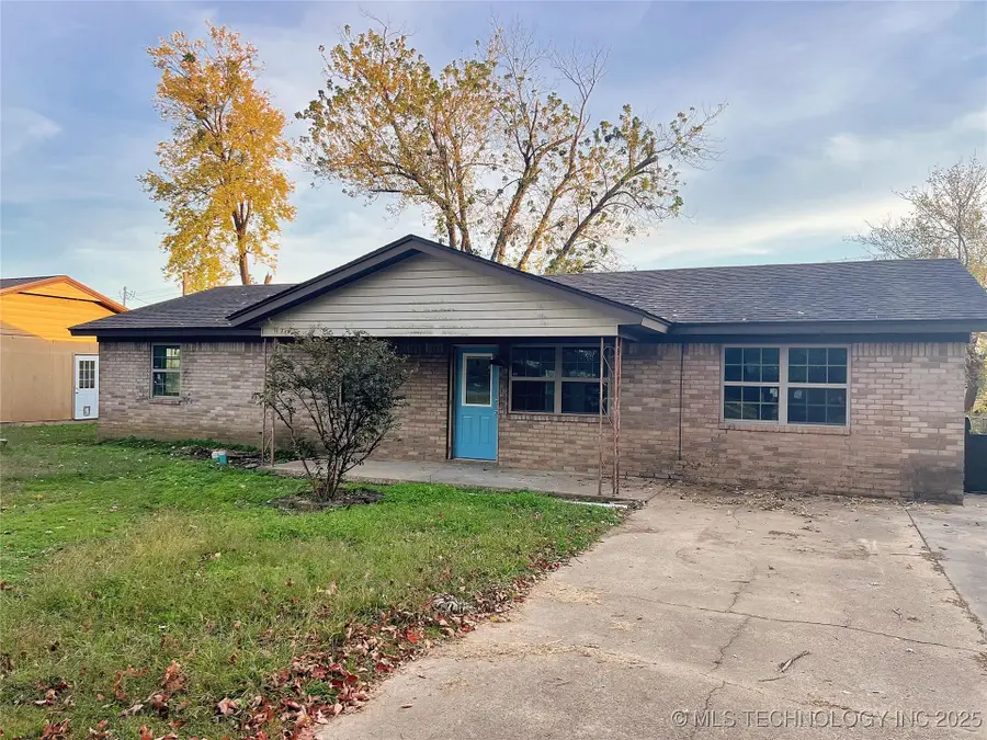 402 W Denton Avenue, Sallisaw, OK 74955 - Image #2