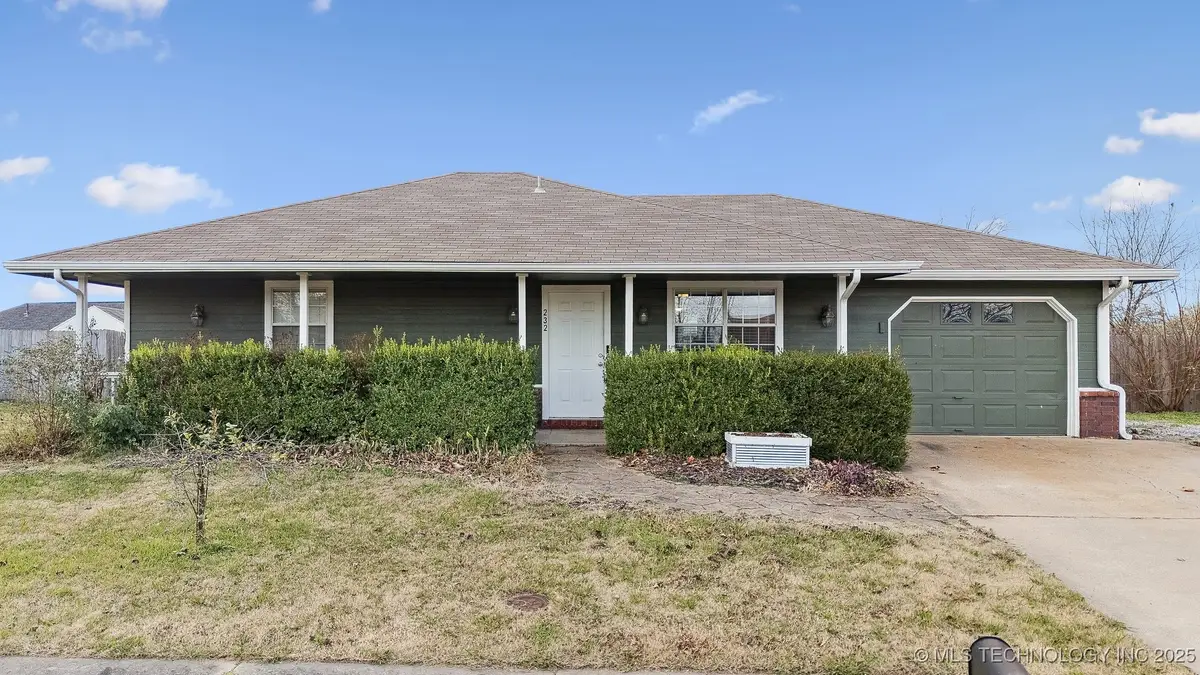 232 Eastmanor Circle, Pryor, OK 74361 - Image #1