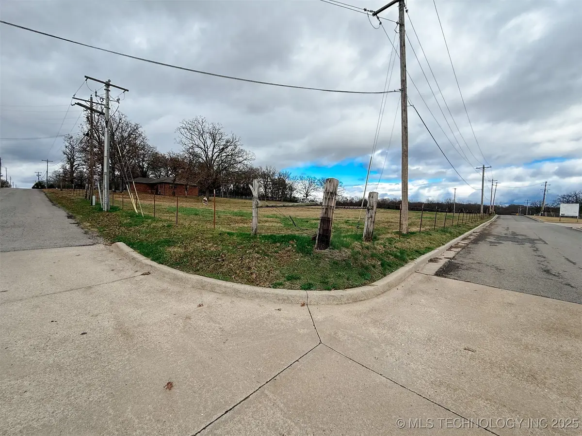 1290 E 4th Street, Tahlequah, OK 74464 - Image #1