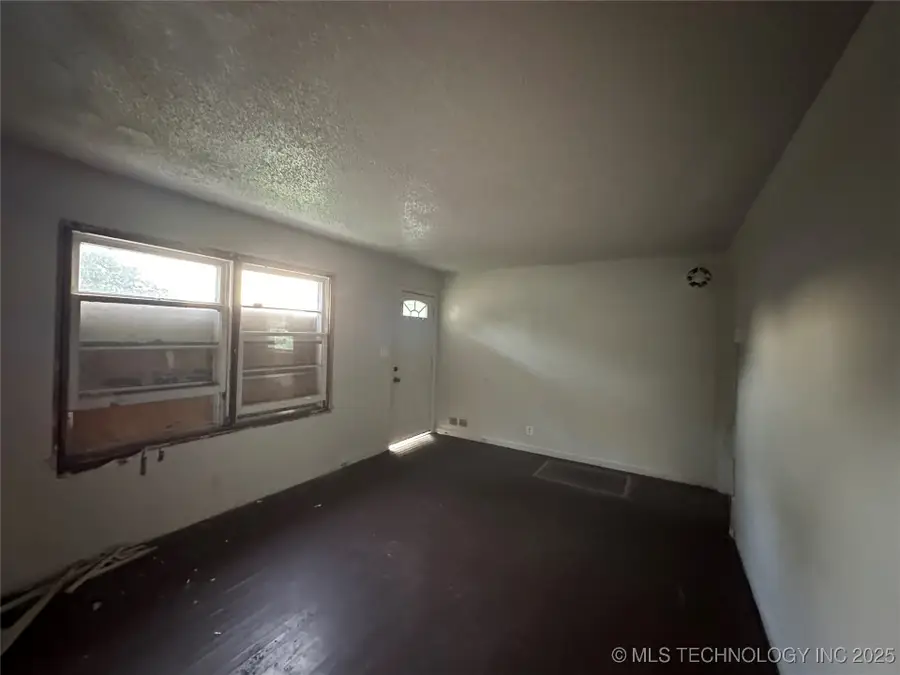 2320 W Easton Court, Tulsa, OK 74127 - Image #2