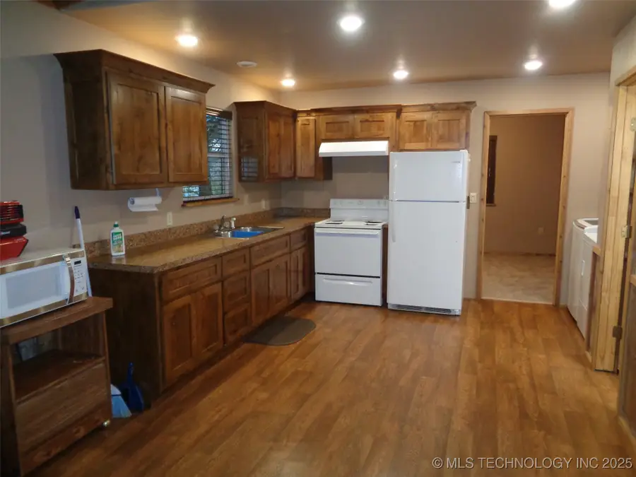 233 Betty Road, Eufaula, OK 74432 - Image #2