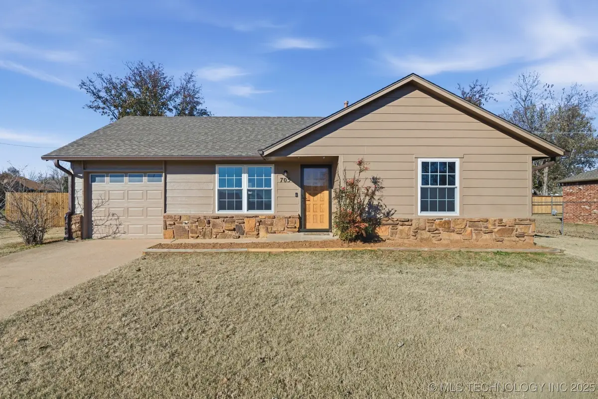705 W 47th Place, Sand Springs, OK 74063 - Image #1