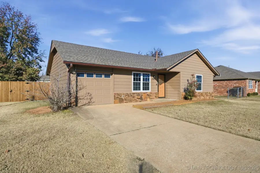 705 W 47th Place, Sand Springs, OK 74063 - Image #2