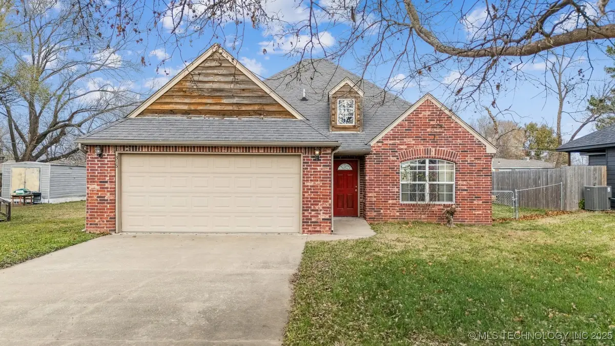 315 E Oak Street, Skiatook, OK 74070 - Image #1