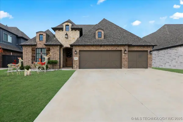 8704 S Quanah Avenue W, Tulsa, OK 74132