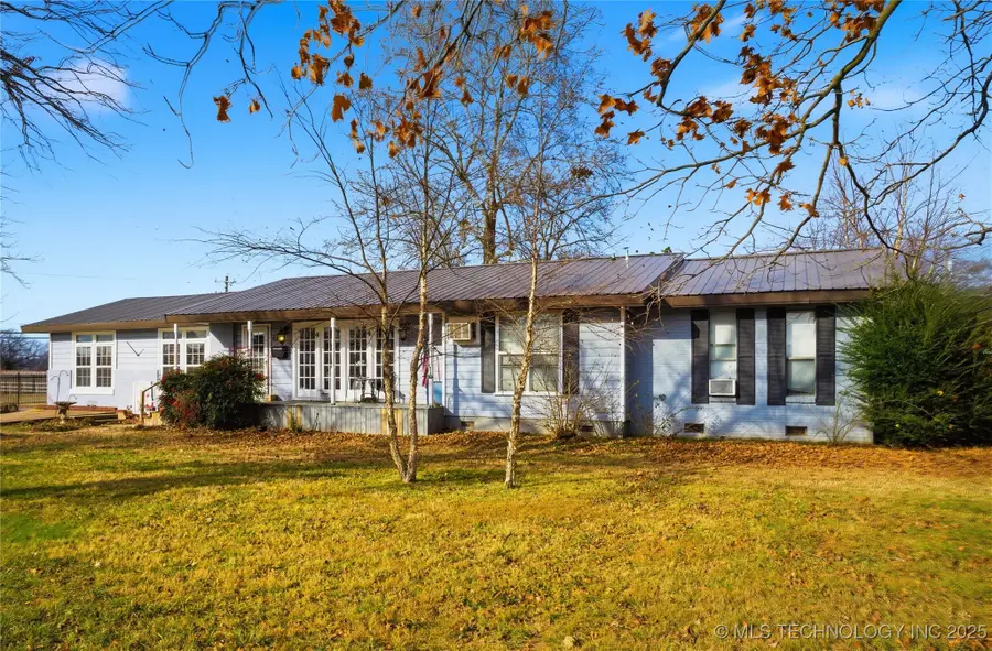 625 W Allison Avenue, Stilwell, OK 74960 - #2