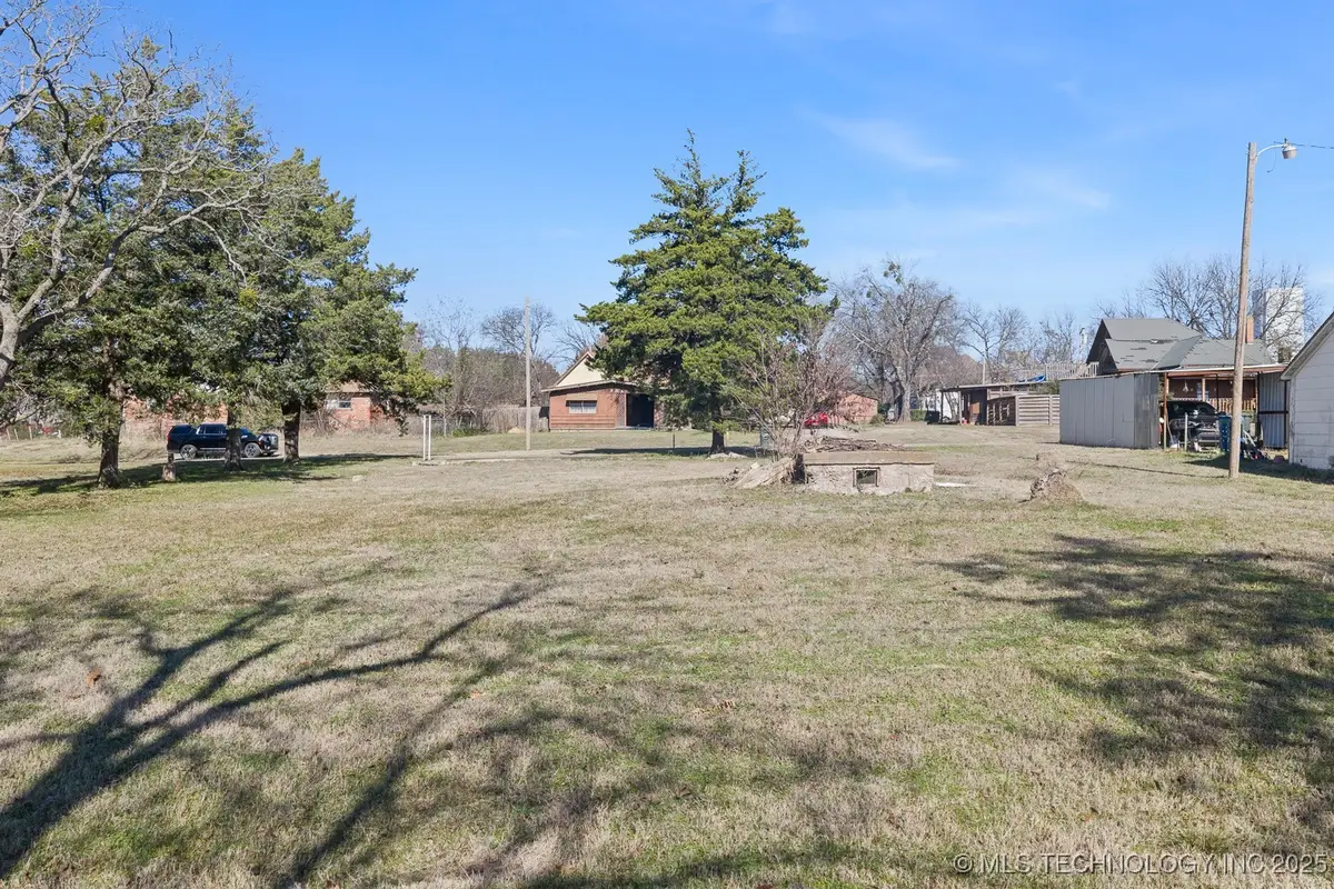 504 E Cherokee Street, Marietta, OK 73448 - Image #1
