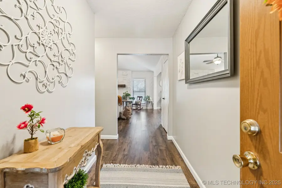 1029 W Queens Street, Broken Arrow, OK 74012 - Image #2