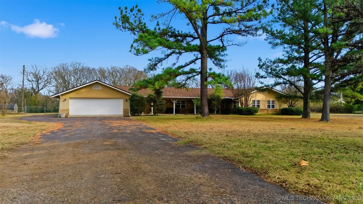 112 N Hillcrest, Ada, OK 74820 - Image #1