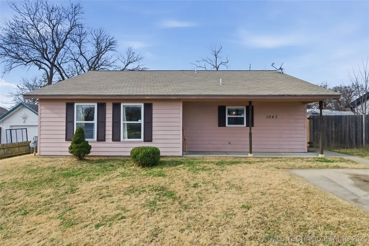 1643 S Oak Avenue, Bartlesville, OK 74003 - Image #1