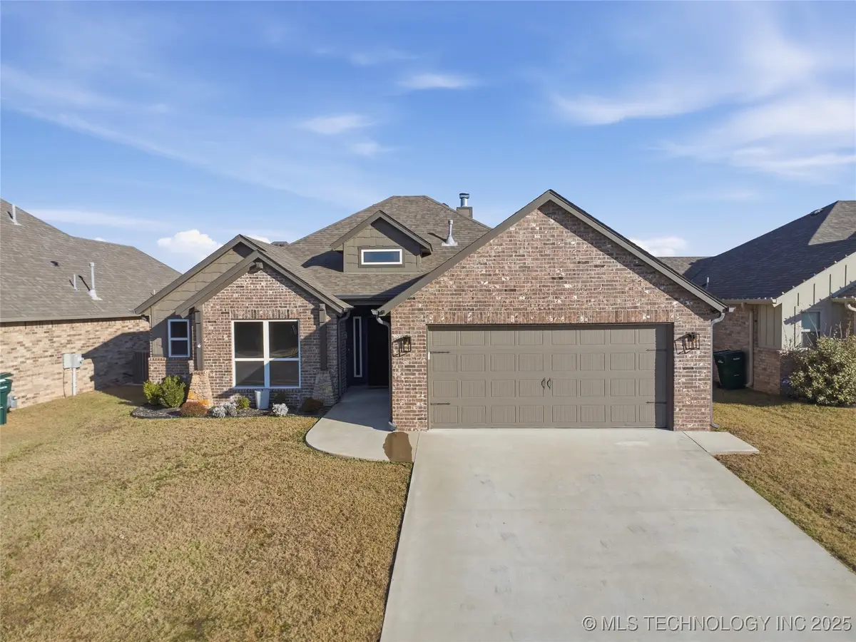 5113 S Walnut Creek Drive, Sand Springs, OK 74063 - Image #1