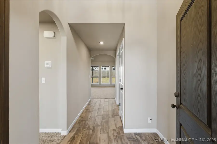 5113 S Walnut Creek Drive, Sand Springs, OK 74063 - Image #2