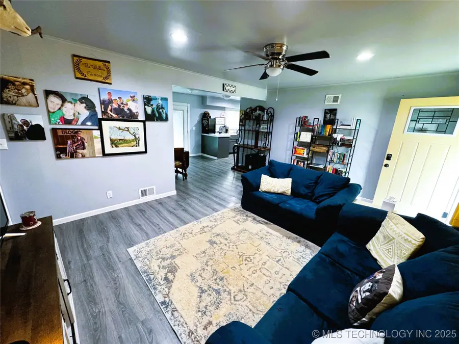 1134 S Russell Street, Skiatook, OK 74070 - Image #3