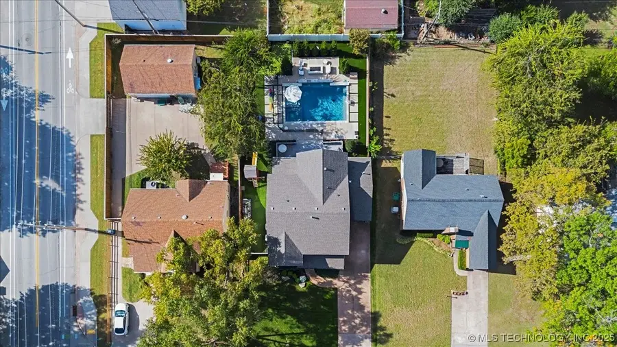 3042 S Cincinnati Avenue, Tulsa, OK 74114 - Image #2