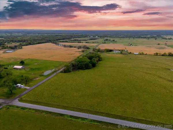 1 E 210 Road, Vinita, OK 74301