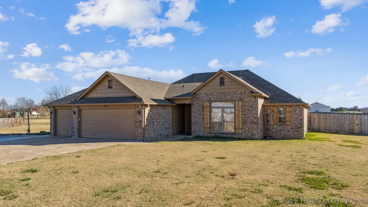 13677 Saddlebrooke Drive, Oologah, OK 74053 - Image #1