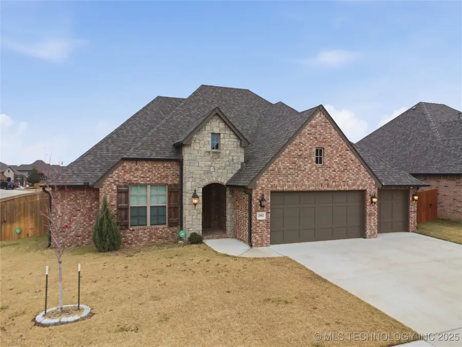 2902 E Olympia Street, Broken Arrow, OK 74014 - Image #2