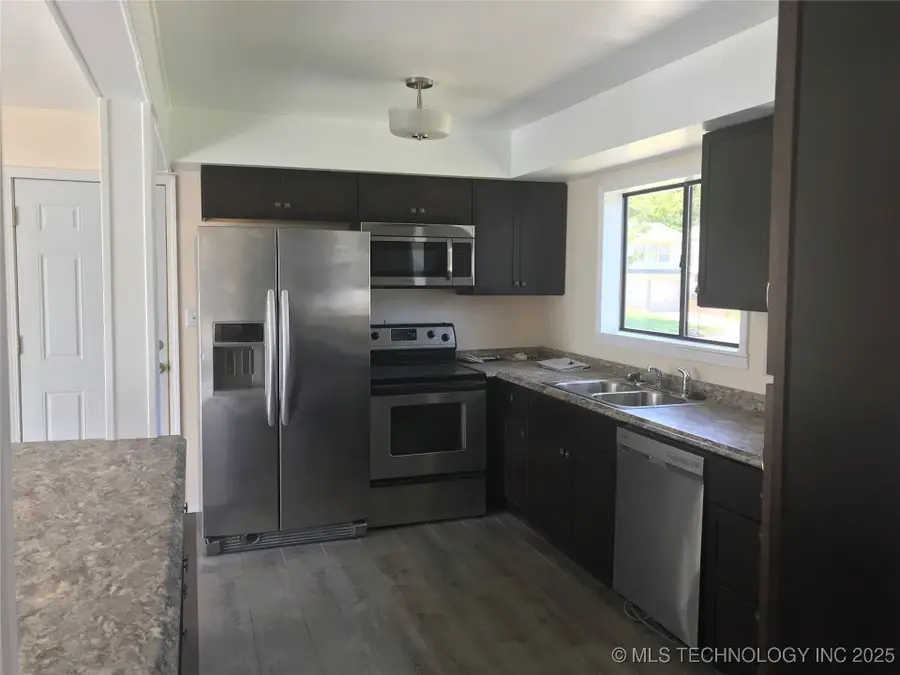 408 E 40th Place, Tulsa, OK 74106 - Image #2