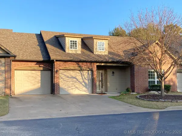 4623 S Royal Dublin Lane, Broken Arrow, OK 74011