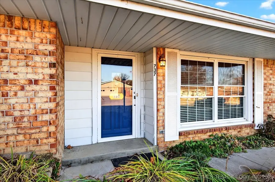 737 Crown Drive, Bartlesville, OK 74006 - Image #3