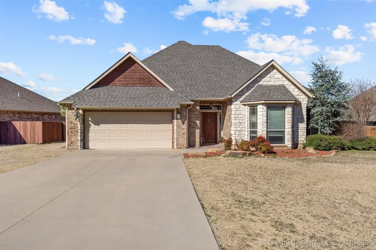 820 Cypress, Ada, OK 74820 - Image #1