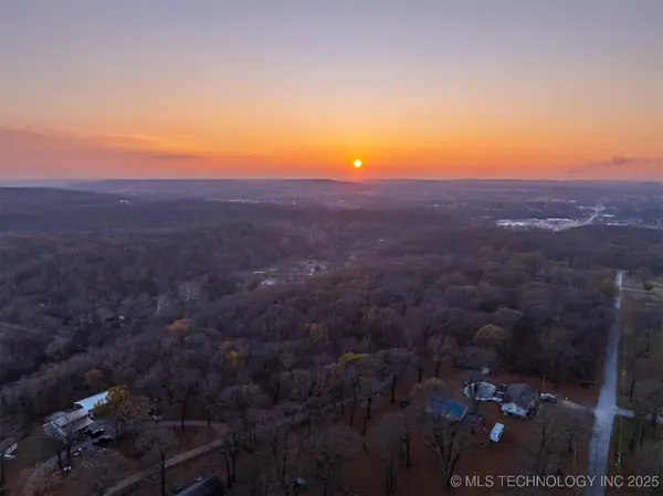 6594 E 563 Road, Locust Grove, OK 74352