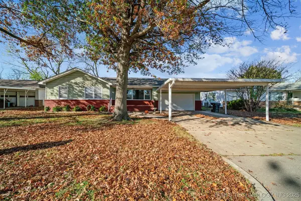 1122 S Russell Street, Skiatook, OK 74070