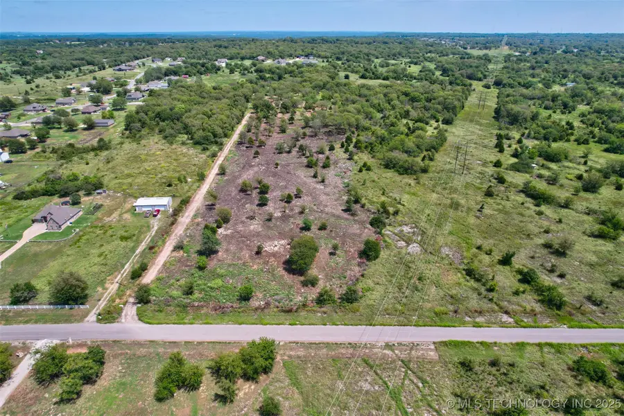 13247 Hobbs Creek Drive, Collinsville, OK 74021 - Image #2