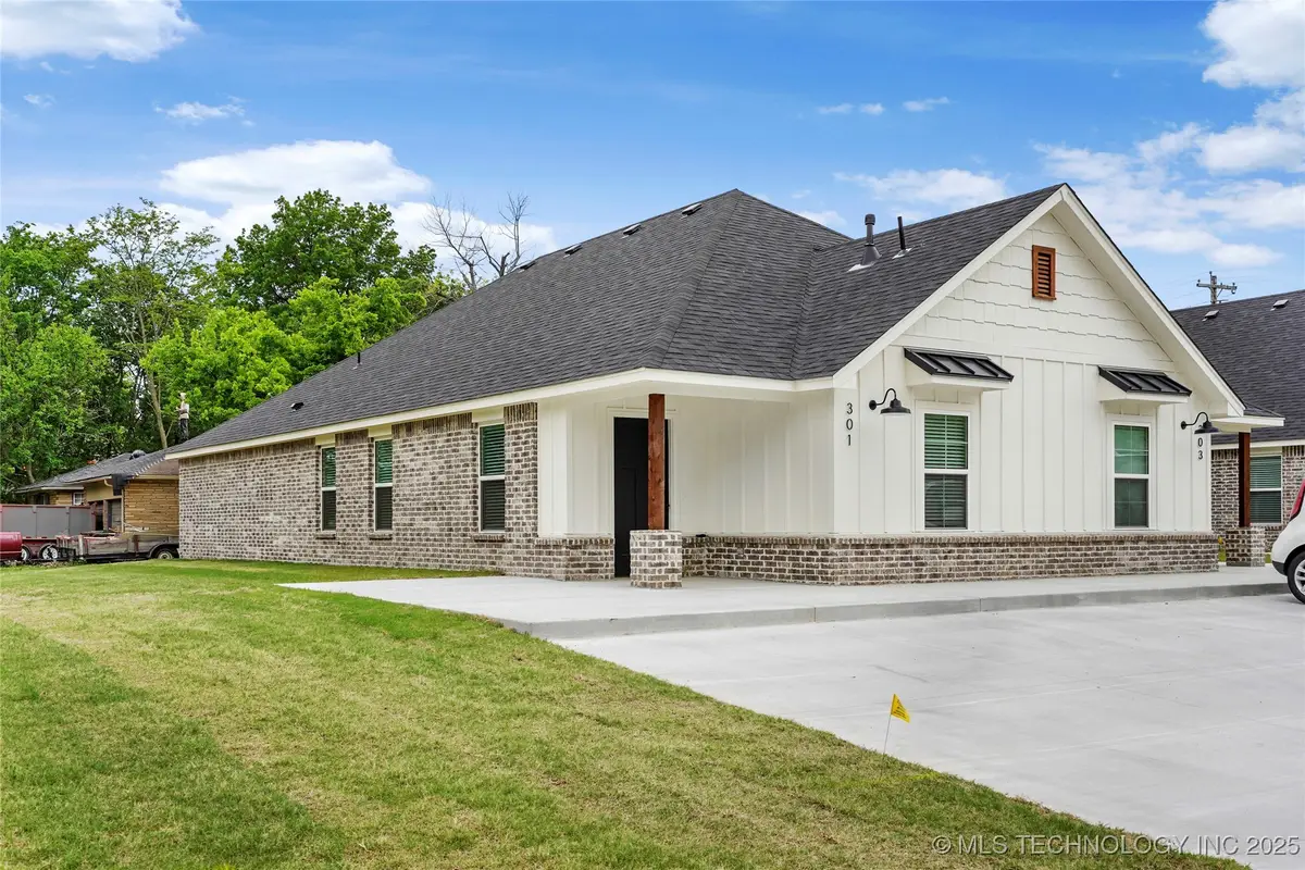 821 E 11th Street, Claremore, OK 74017 - Image #1