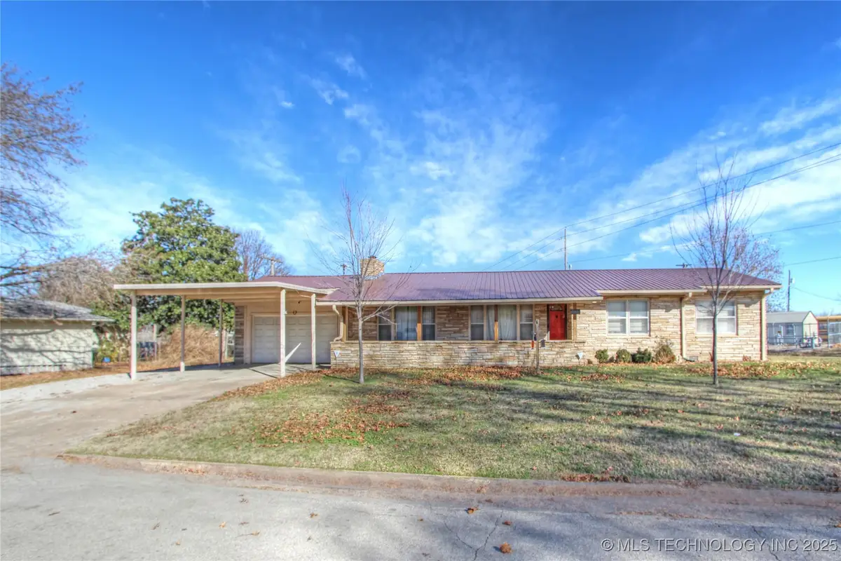 912 W Shawnee Avenue, Nowata, OK 74048 - Image #1