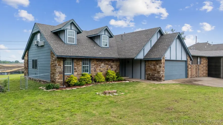 321 W 50th Place, Sand Springs, OK 74063 - Image #2