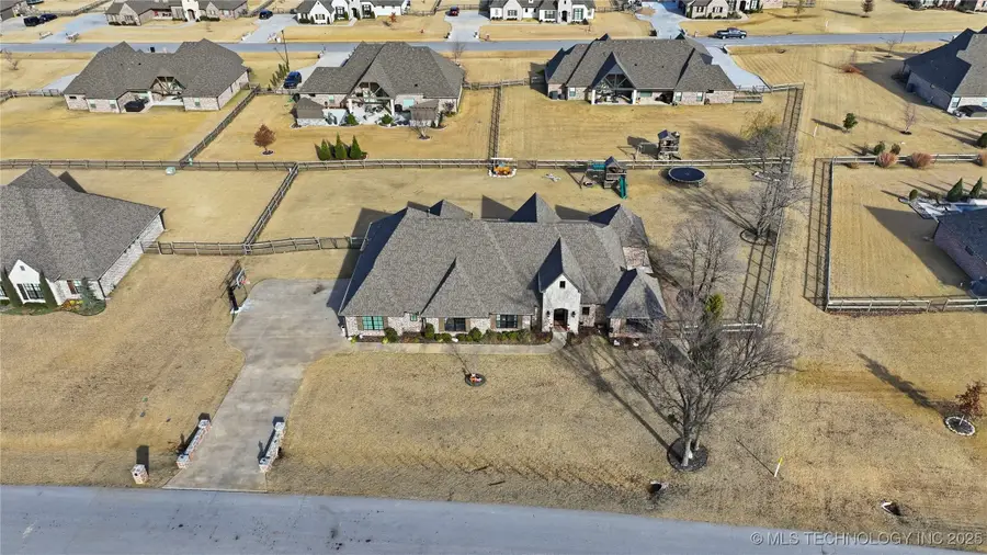 19551 E Slate Drive, Owasso, OK 74055 - Image #2