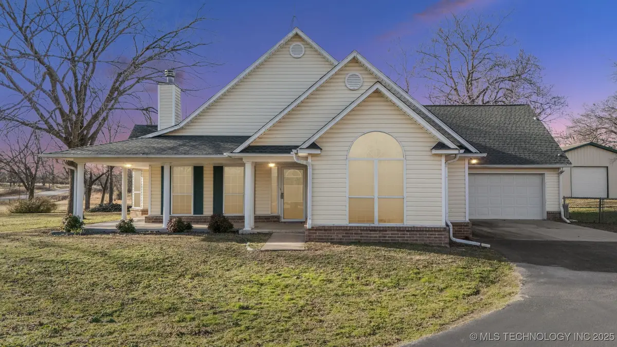 11992 S Cherrywood Drive, Claremore, OK 74017 - Image #1