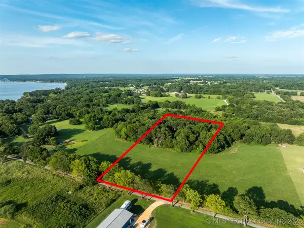 2 S 613 Road, Grove, OK 74344