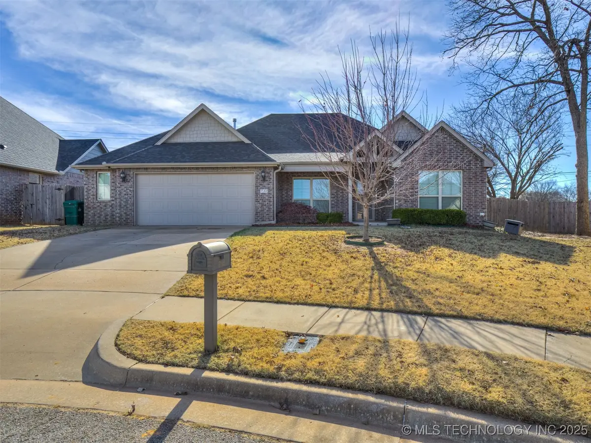 732 W 40th Place, Sand Springs, OK 74063 - Image #1